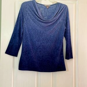 Women’s petite M  top with blue shades by Roz and Ali